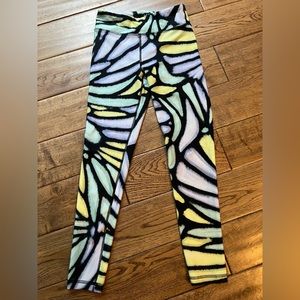 Like new size M (10-12) DSG leggings